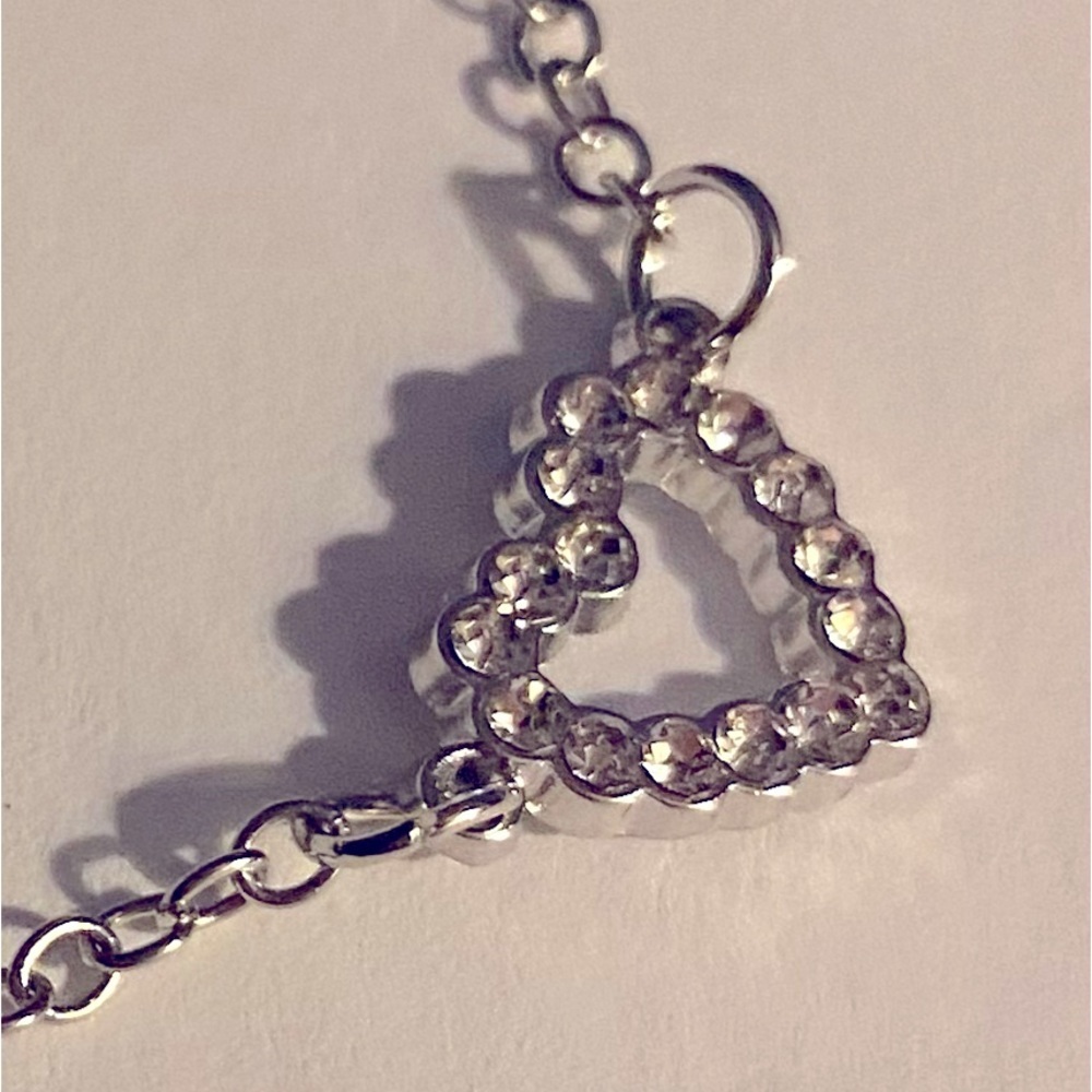 Bracelet, Rhinestones, Heart, bows, Silvertone, playful, Minnie Mouse​, NWOT - Picture 10 of 13